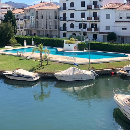 Port Sotavent 2C - Apartamento En La Marina De Empuriabrava - Piscina Comunitaria, - Parking - Vistas Al Canal - Cerca Centro Y Playa Extérieur photo