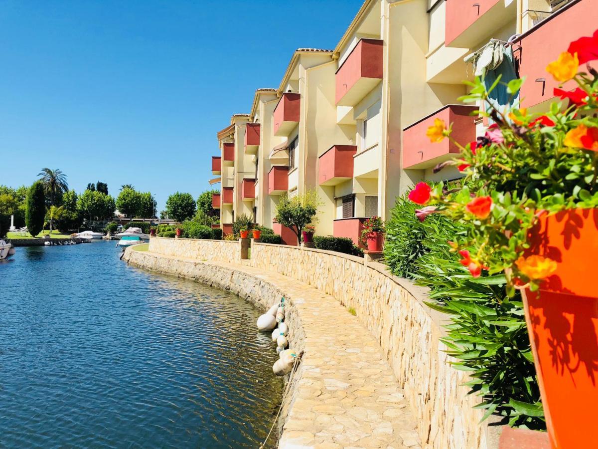 Port Sotavent 2C - Apartamento En La Marina De Empuriabrava - Piscina Comunitaria, - Parking - Vistas Al Canal - Cerca Centro Y Playa Extérieur photo